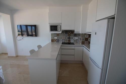 Studio Apartment with Sea View image 6
