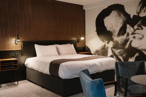 Telegraph Hotel - Coventry - image 7