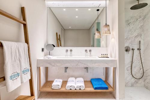 Vathi Cove Luxury Resort & Spa