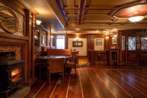 Bar/Lounge, Ceann Sibeal Hotel in Dingle