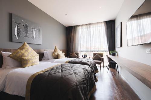 room detail thumbnail 1