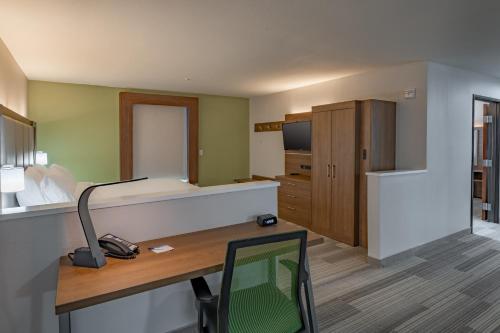 2 bedrooms, 3 beds