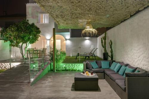 Villa Mamba By Seric,15' walking to the beach
