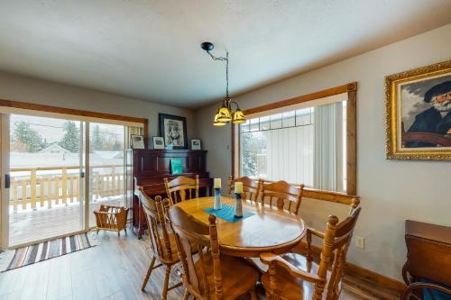 Pinetree Inn - main image