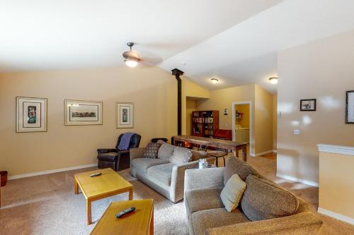 . Lavender Lake Lodge