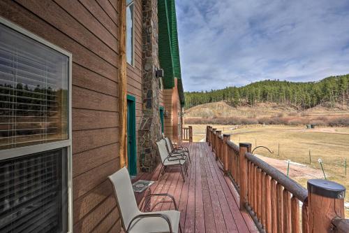 Cabin w/ On-Site Trails - 15 Miles to Mt Rushmore! in Tigerville (SD)