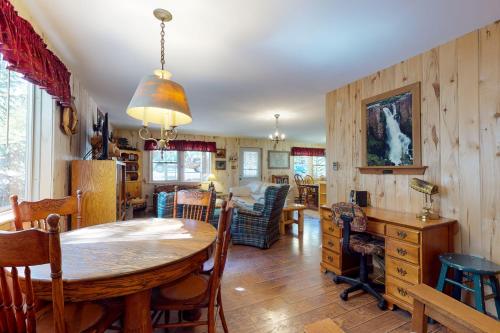 3 Pines, South Fork (photo 6)