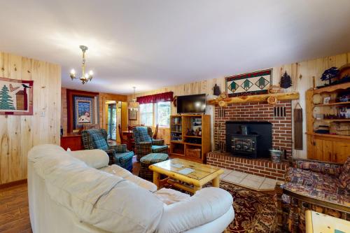 3 Pines, South Fork (photo 8)