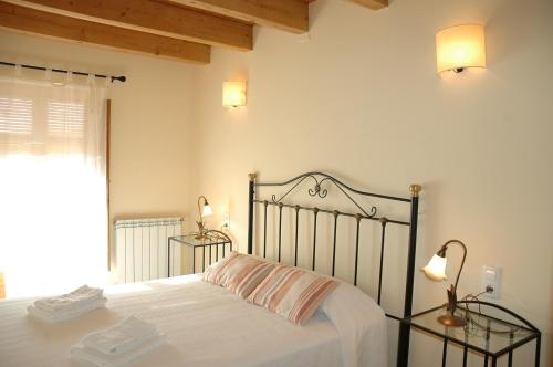 Casa con piscina y vistas a montaña - Cal Solsona