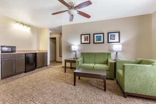 Comfort Inn & Suites Surprise Near Sun City West