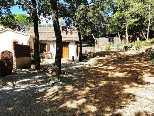 La chaumière de la foret enchantée chambre d'hôte Bois de Queiraud