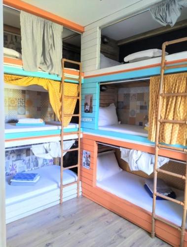Estaleiro beach hostel