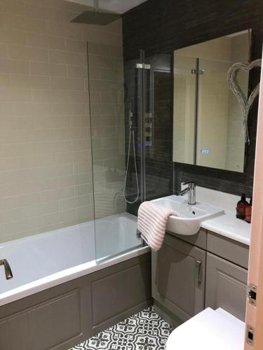 Northdown Lodge - Stunning property on the Kent Northdowns in Hollingbourne