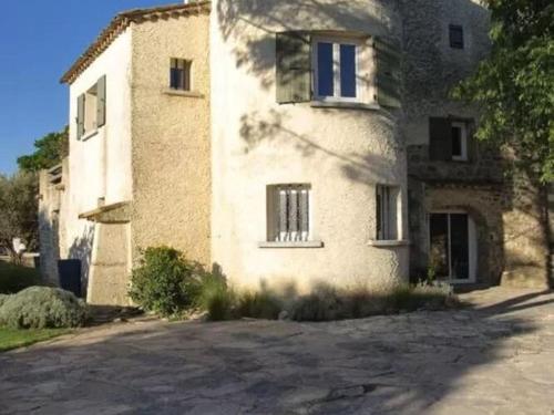 Tasteful Holiday Home in Deaux with Private Pool gîte à louer Célas
