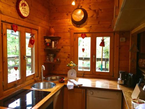 Cosy chalet with private sauna in Bousseviller