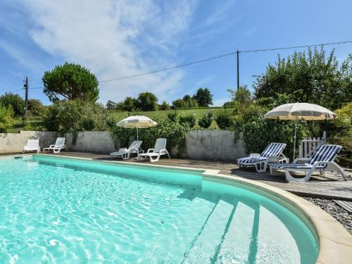 Maisons de vacances lovely holiday home in Loubejac with private pool