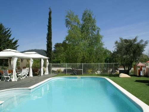 Spacious Villa in Gar oult with a Private Pool gîte à louer Bois de Garéoult