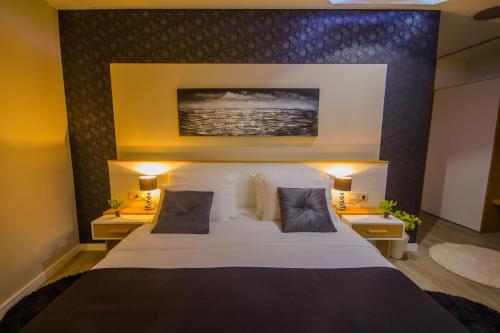 Peninsula Luxury Rooms - image 4