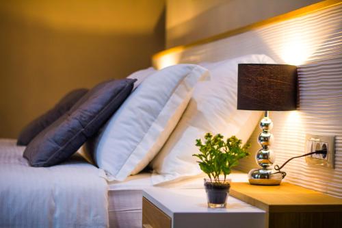 Peninsula Luxury Rooms - image 14