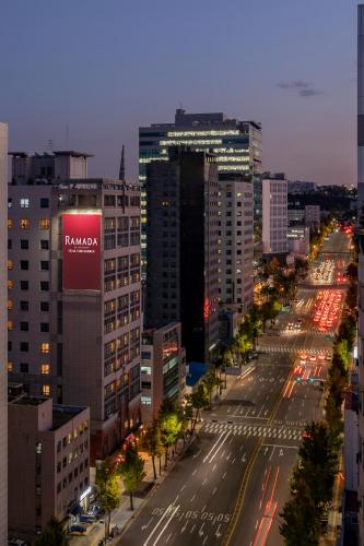 Ramada by Wyndham Seoul Dongdaemun, Seúl