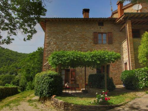 Farmhouse with stables horses and the ability to make horseback riding