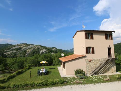  Beautiful holiday home in Apecchio with pool, Pension in Apecchio bei Mercatello sul Metauro