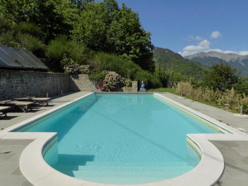 Spacious Chalet in Cutigliano with Swimming Pool - Cutigliano