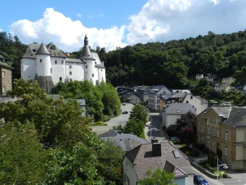 Cozy Holiday Home in Boevange Clervaux with Garden