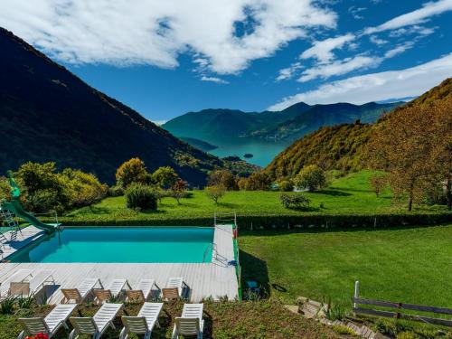 In a green and relaxing atmosphere with pool and stunning lake view gîte à louer Breno