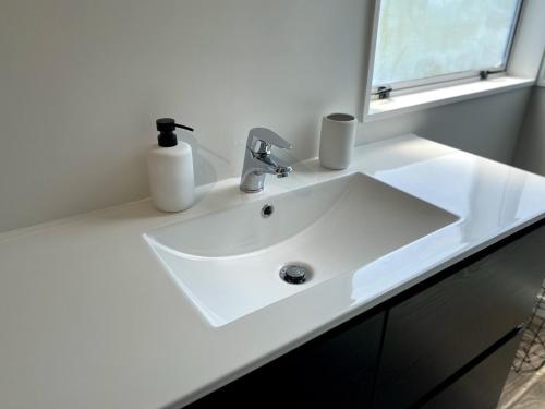 Chamberlain House - 3 bedroom house by Manly beach, Окленд (фото 10)