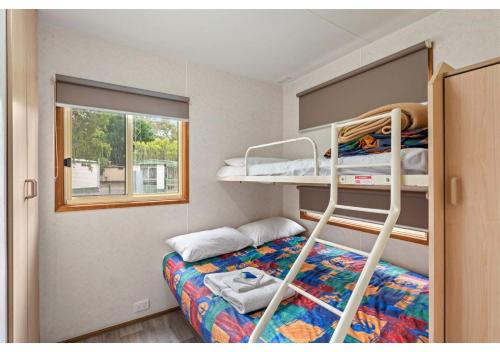 2 double beds, 1 twin bed
