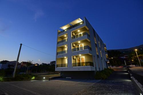 Apartments Adriatic - Podstrana