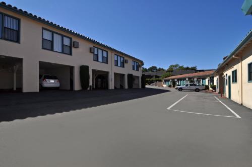Entrance, Marinwood Inn & Suites in Marin County