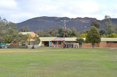 Mountain View Motor Inn & Holiday Lodges