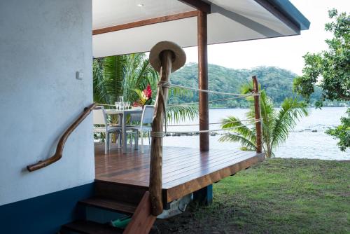Erkély/terasz, Le Neliza Beach Lodge Raiatea in Faaroa Öböl