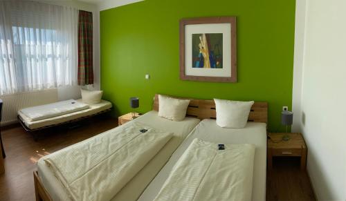 1 queen bed