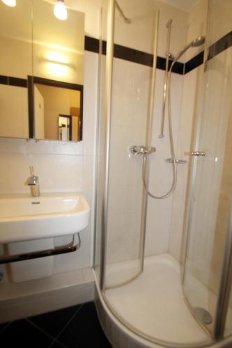 Belvedere 48 - image 6