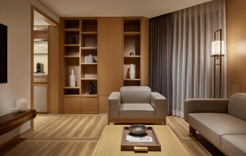 Corner City View Suite with Ondol Floor