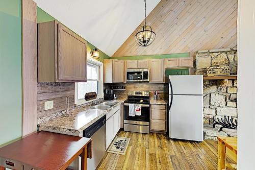 Great Smoky Retreat with Hot Tub - Near Downtown! home - image 2