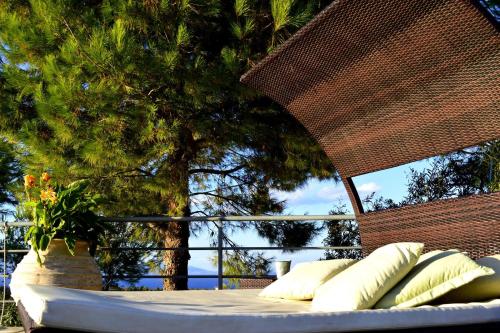 One-Bedroom Apartment with Sea View