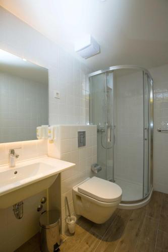 Baño, Hostel Link in Lovran