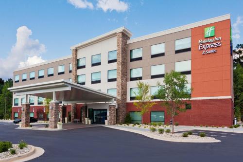 Holiday Inn Express & Suites - Fayetteville, an IHG hotel - Hotel - Fayetteville