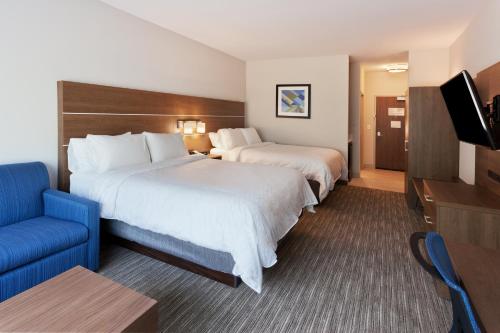 Holiday Inn Express & Suites - Fayetteville, an IHG Hotel