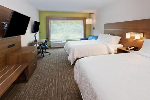 Holiday Inn Express & Suites - Fayetteville, an IHG Hotel