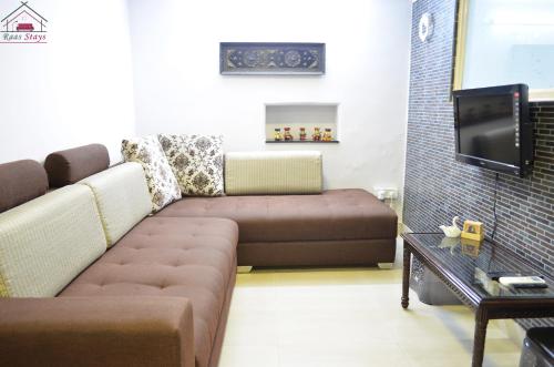 Furnished 1 Bedroom Independent Apartment 1 in Greater Kailash 1 Delhi