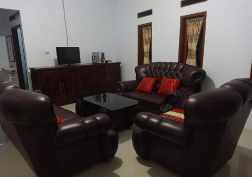 Homestay Kuning Ceria - Murah, Akses kota & wisata