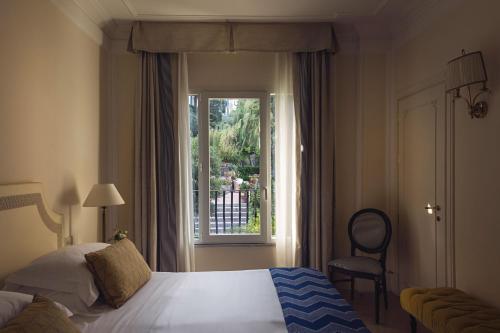 1 king bed, 2 twin beds