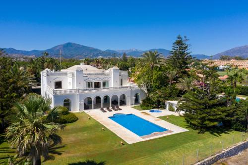 The Palace Marbella - Lavish Beachfront Villa gîte à louer Guadalmina