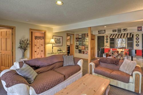Deluxe Lakefront Mtn Escape with Club Amenities - main image