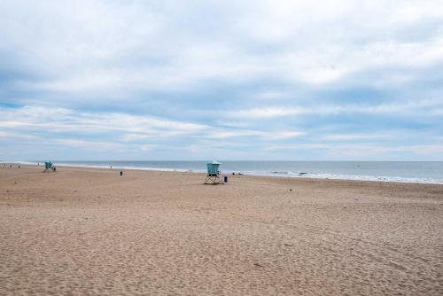Pet-Friendly Port Hueneme Home about 1 Mile to Beach! - image 7